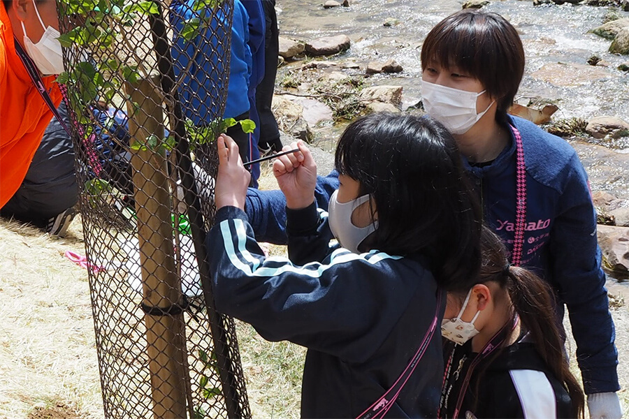 ヴィクトリーナの森（宍粟市）で第1回 植樹事業を実施